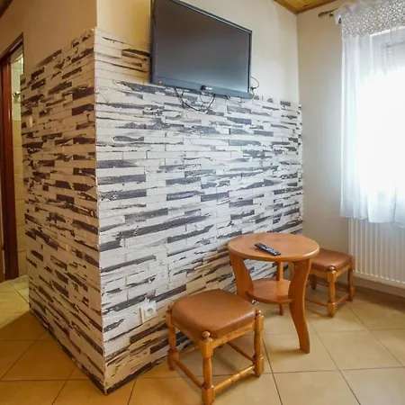 Hostal Wichrowe Wzgórze Krajno Pierwsze Exterior foto